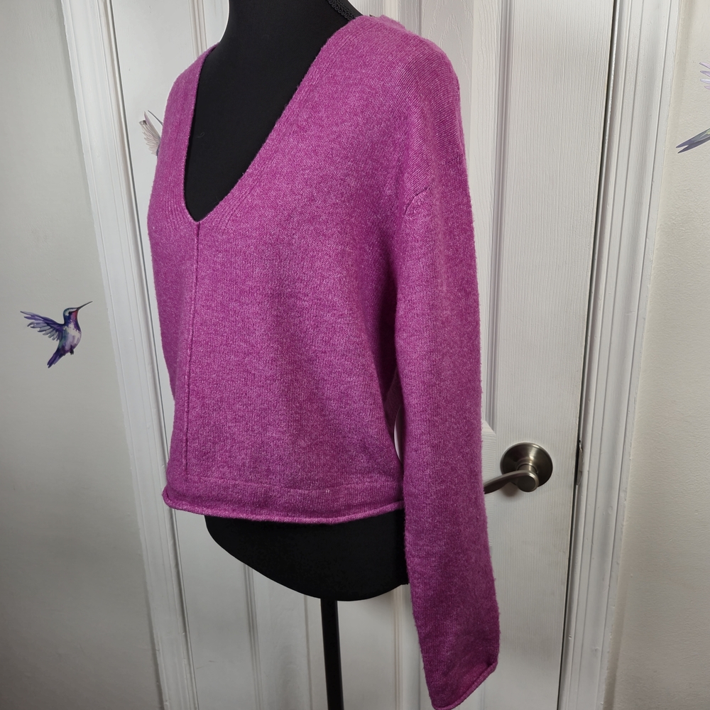 Willow & Wind Magenta Deep V-Neck Cropped Sweater XS Barbiecore Boho - Picture 4 of 6